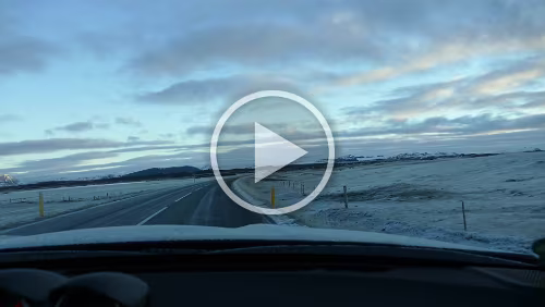 Mývatn Am frühen Morgen sind die Straßen noch etwas mit Rauhreif überzogen.