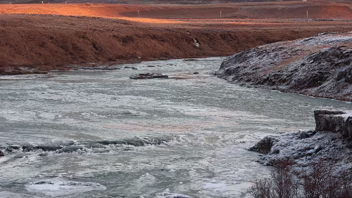 Varmahlíð – Reykjavík Der Fluss Blanda auf dem Weg ins Meer, in „ Blönduós “.