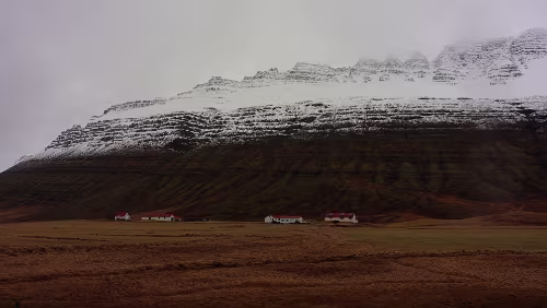 Höfn í Hornafirði – Egilsstaðir Am Eingang des Fáskrúðsfjarðargöng.