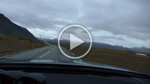 Höfn í Hornafirði – Egilsstaðir Links das sieht nach Lava aus.