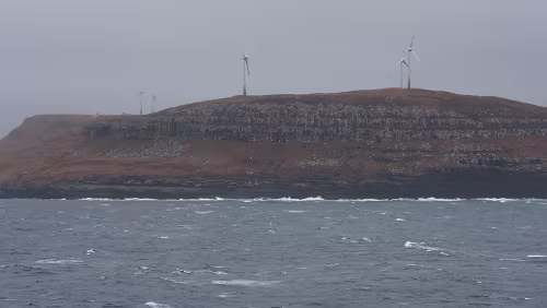 Føroyar Die Windräder stehen still.