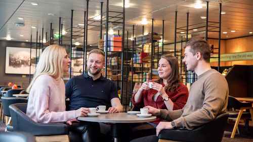 Undirhúsið Menschen