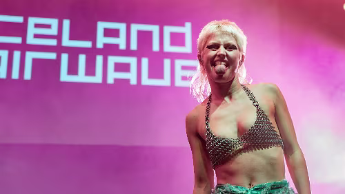 03.11.2022 amyl--the-sniffers--art-museum