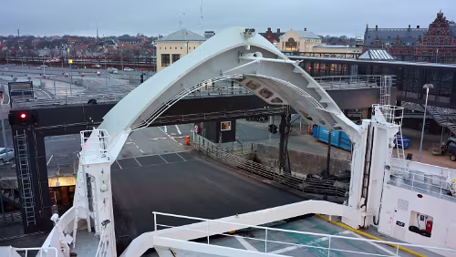 Helsingør – – Helsingborg – Sunne Die Fähre legt ab in Helsingør.