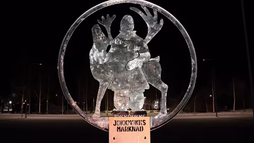 Östersund – Jokkmokk In Jokkmokk, dort findet bald der jährliche Markt statt.