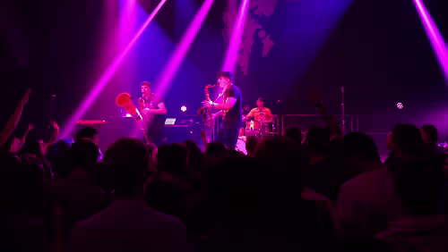 Longyearbyen Moon Hooch