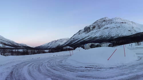 Tromsø – Skarberget – – Bognes – Bodø Am Rastplatz „ Sarastein “. Panorama