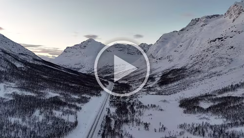 Tromsø – Skarberget – – Bognes – Bodø Am Rastplatz „ Sarastein “.