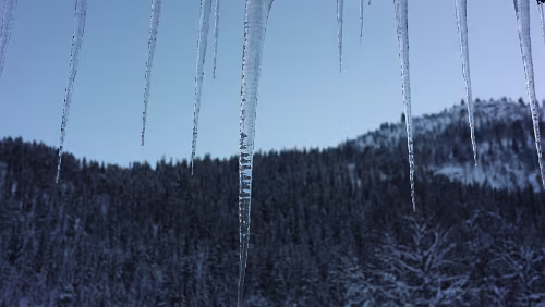 Lillehammer – Haukeli Eiszapfen am Hoteldach.
