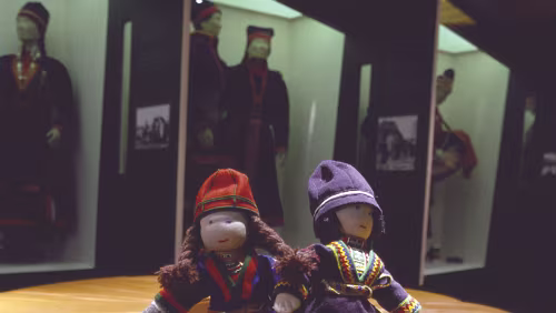 Ájtte Svenskt Fjäll- och Samemuseum Dräktutställning vid Ájtte. Foto: Jan Gustavsson