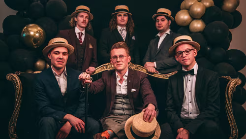 PolarJazz 2024 Fredag 2. februar | 22:00 | Gatsby Party med Swing´it | Huset Swing’it er en fortelling om en gjeng med unge herremenn som digger 1920-tallets glade dager....