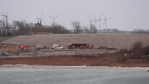 Hahnstätten – Puttgarden – – Rødby – Helsingør Die Bauarbeiten am Tunnel schreiten voran.