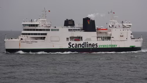 Hahnstätten – Puttgarden – – Rødby – Helsingør Eine andere Fähre kommt von Dänemark.