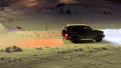Longyearbyen Die arktische Methode einen Hund Gassi zu führen. Teil 2: Herrchen oder Frauchen.