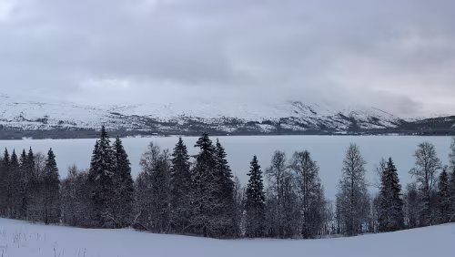 Bodø – Saltfjellet – Mosjøen Am „Fustavatnet“. Panorama