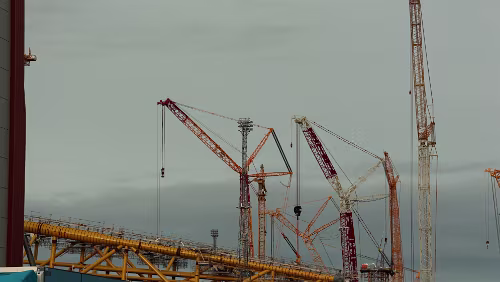 Mosjøen – Trondheim Im Industriehafen von Verdalsøra.