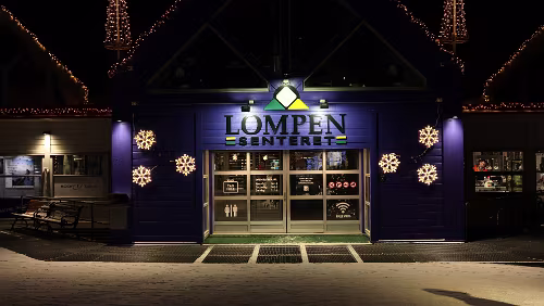 Longyearbyen Der Haupteingang zum „Lompensenteret“.