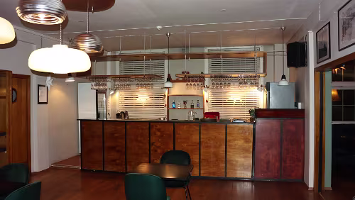 Huset Die Bar ist während eines Konzertes so belagert, dass ich sie noch nie wahrgenommen habe.