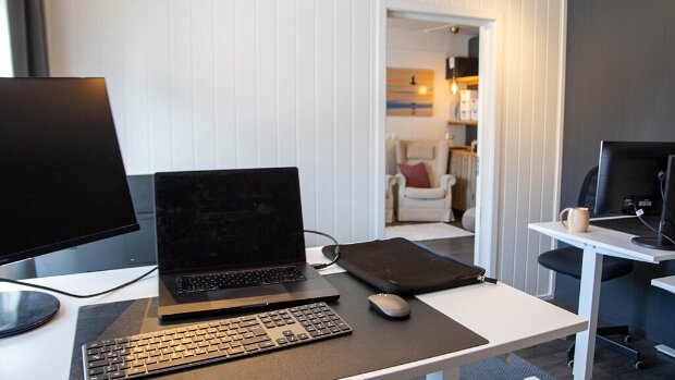Co-Working-Space Im Erdgeschoss der Polar Bear Lodge befindet sich unser gemütliches Co-Working-Büro – der perfekte Ort zum...