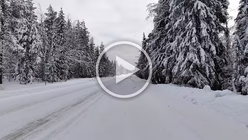 Östersund – Jokkmokk Flug am Halteplatz „Fiandberg“.