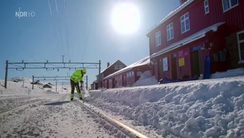 NDR | Vom Fjell zu den Fjorden - Mit dem Zug durch Norwegens Winter Finse stasjon