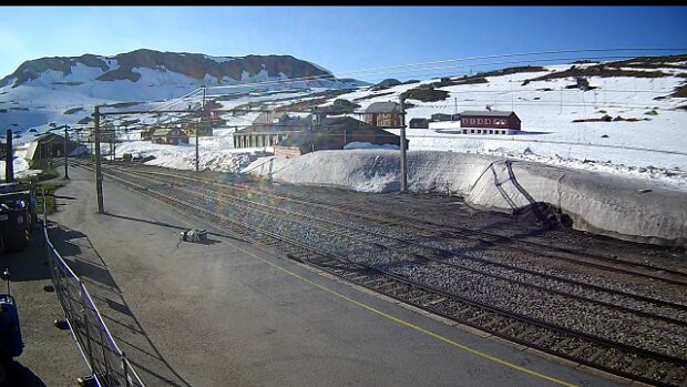 Juni Bilder von der WebCam Finse stasjon .