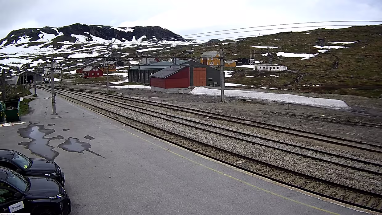 Juni Bilder von der WebCam Finse stasjon .