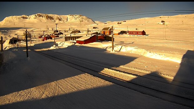 Februar Bilder von der WebCam Finse stasjon .