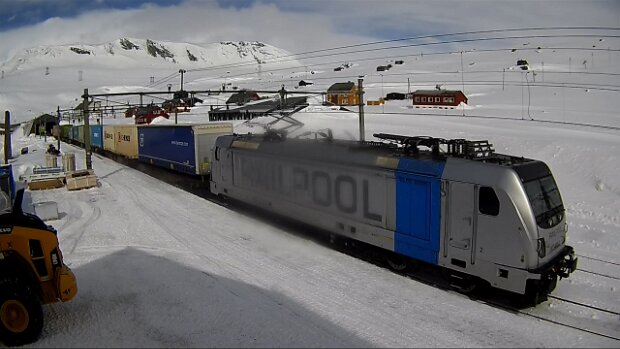 April Bilder von der WebCam Finse stasjon .