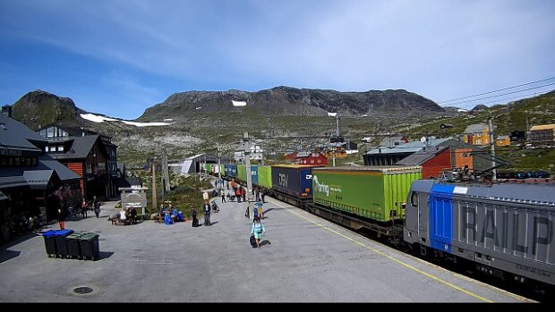 August Bilder von der WebCam Finse stasjon .