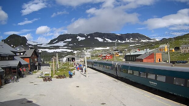 Juli Bilder von der WebCam Finse stasjon .