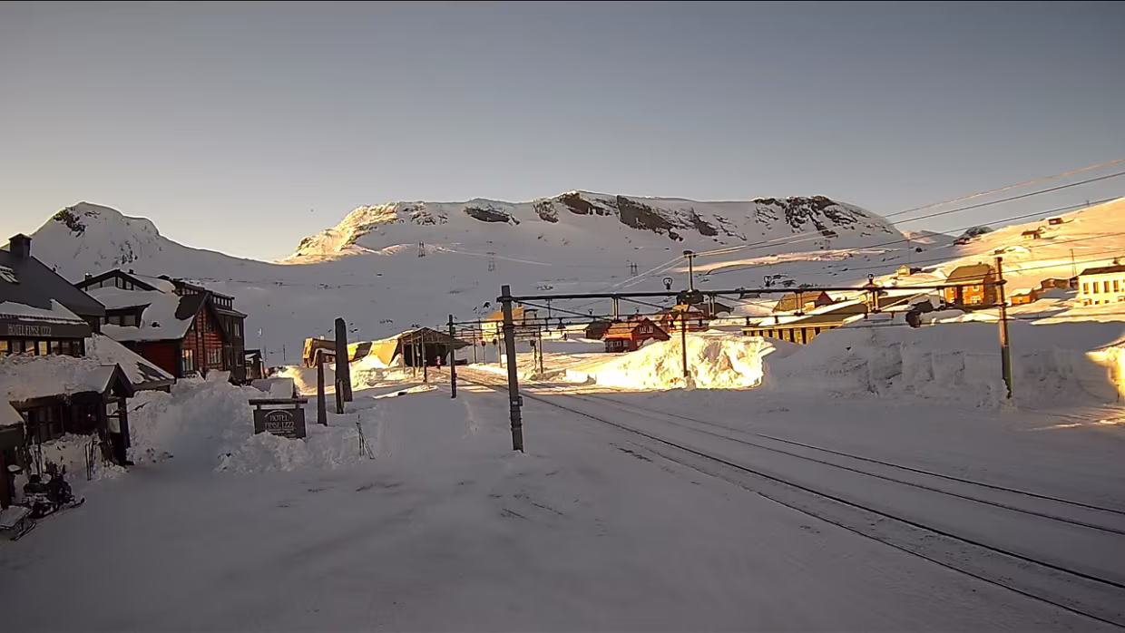 März Bilder von der WebCam Finse stasjon .