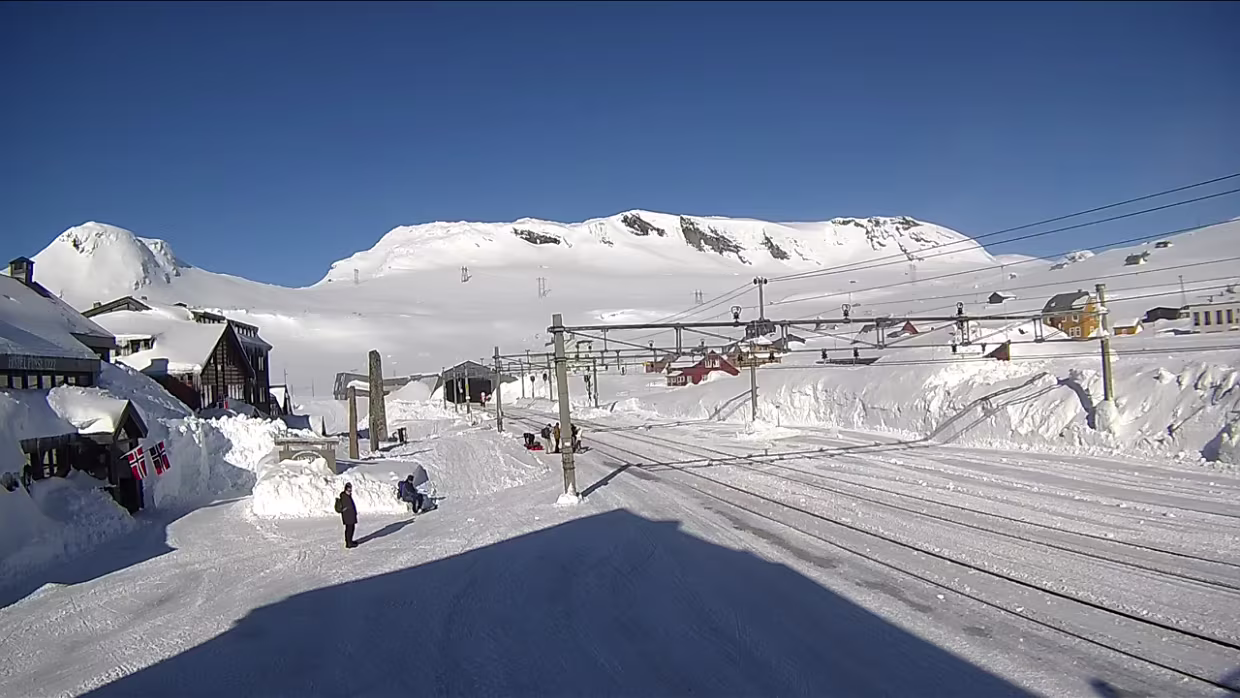 März Bilder von der WebCam Finse stasjon .