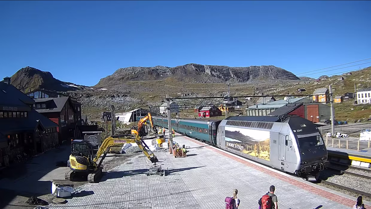 September Bilder von der WebCam Finse stasjon .