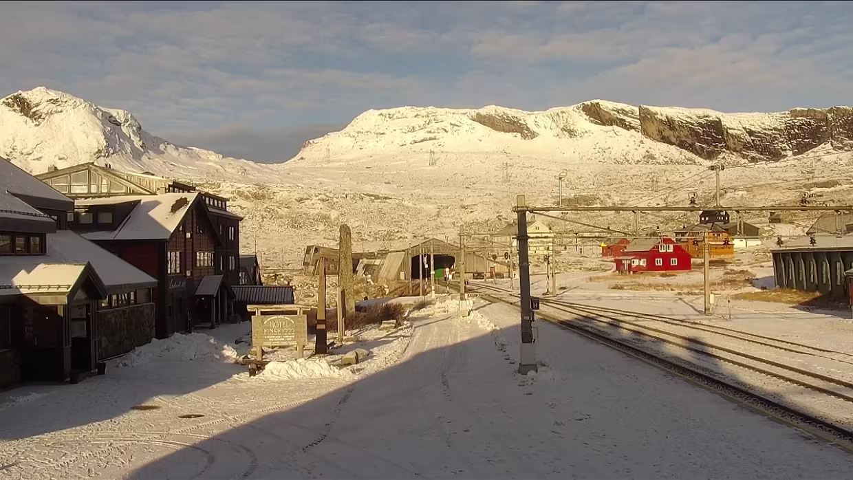 Oktober Bilder von der WebCam Finse stasjon .