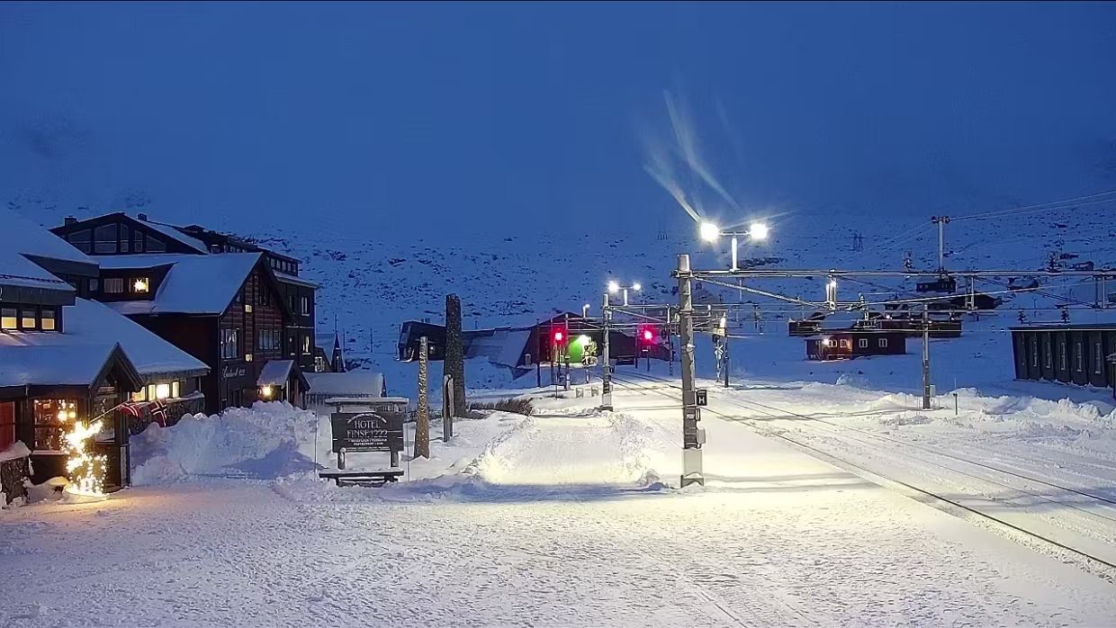 Dezember Bilder von der WebCam Finse stasjon .