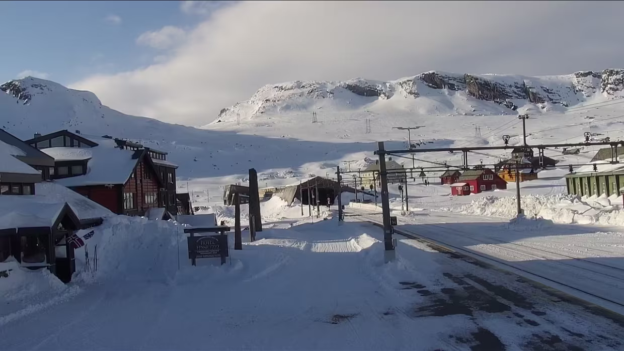 März Bilder von der WebCam Finse stasjon .