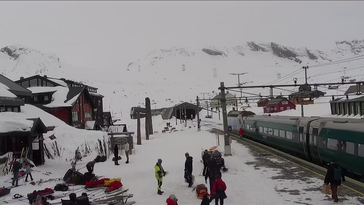 April Bilder von der WebCam Finse stasjon .