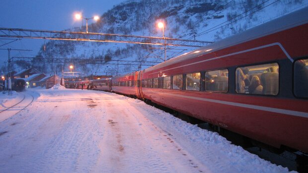 Zug Mit dem Zug nach und durch Norge Karte Aktuelle News Liste aller Bahnstrecken Liste aller Bahnhöfe, Haltestellen...