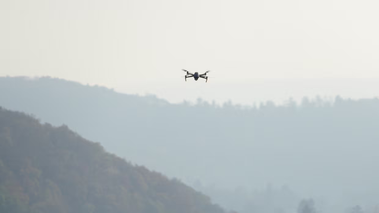 Drohne Hinweise zu Drohnen Aktuelle News Links ToDo Schon vor Jahren hatte ich mal wo gelesen, dass das Fliegen mit einer...